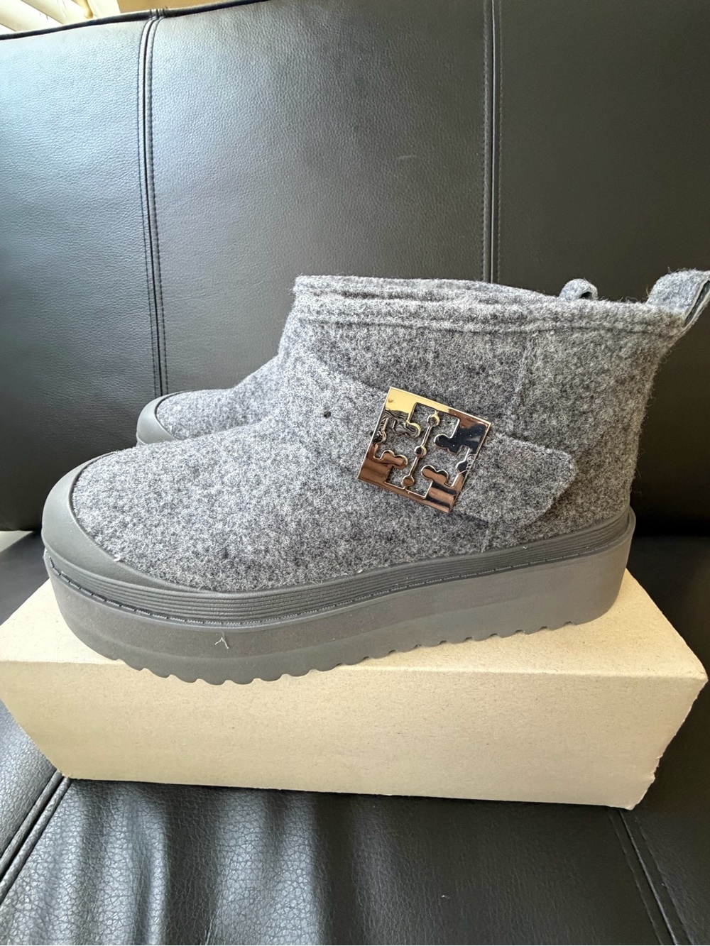 Tory Burch Mellow Shearling Platform Boots – Gray – Size 7 – New Without Box